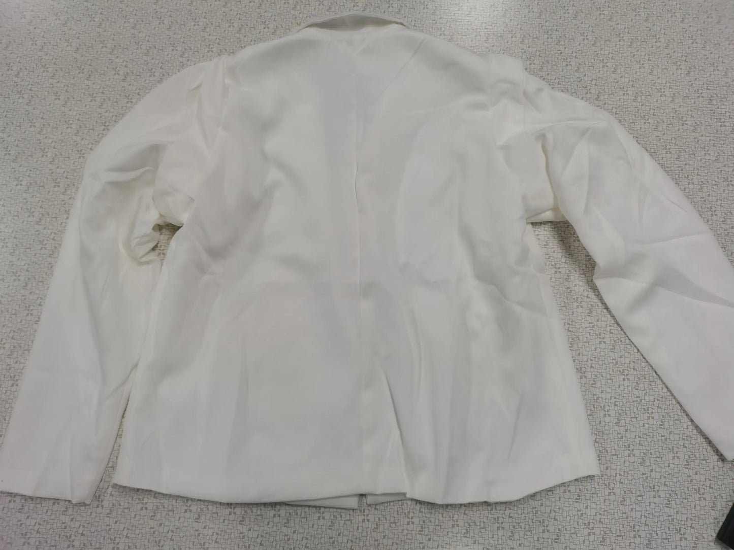 Cate, la giacca elegante da donna, con lacci, vita alta, spalle imbottite, stile casual, colore tinta unita