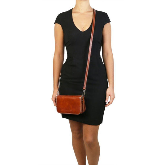 Carmen - Leather shoulder bag with flap | TL141713